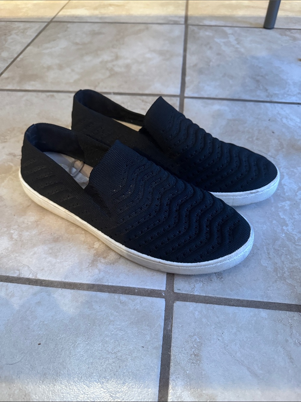 White Mountain Shoes Courage Sneaker slip on